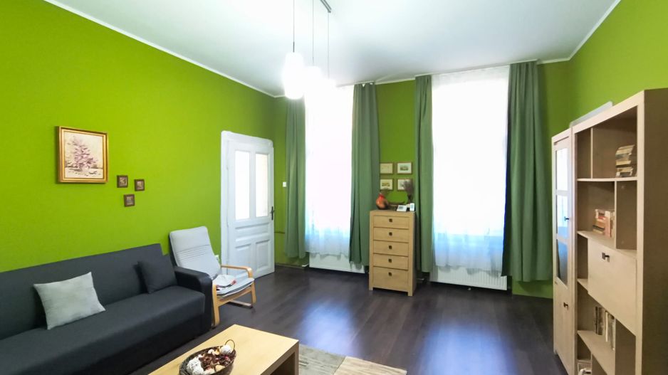 Apartament central, 2 camere, centrala gaz. 390 E/lună. Comision 0 - Poză 2