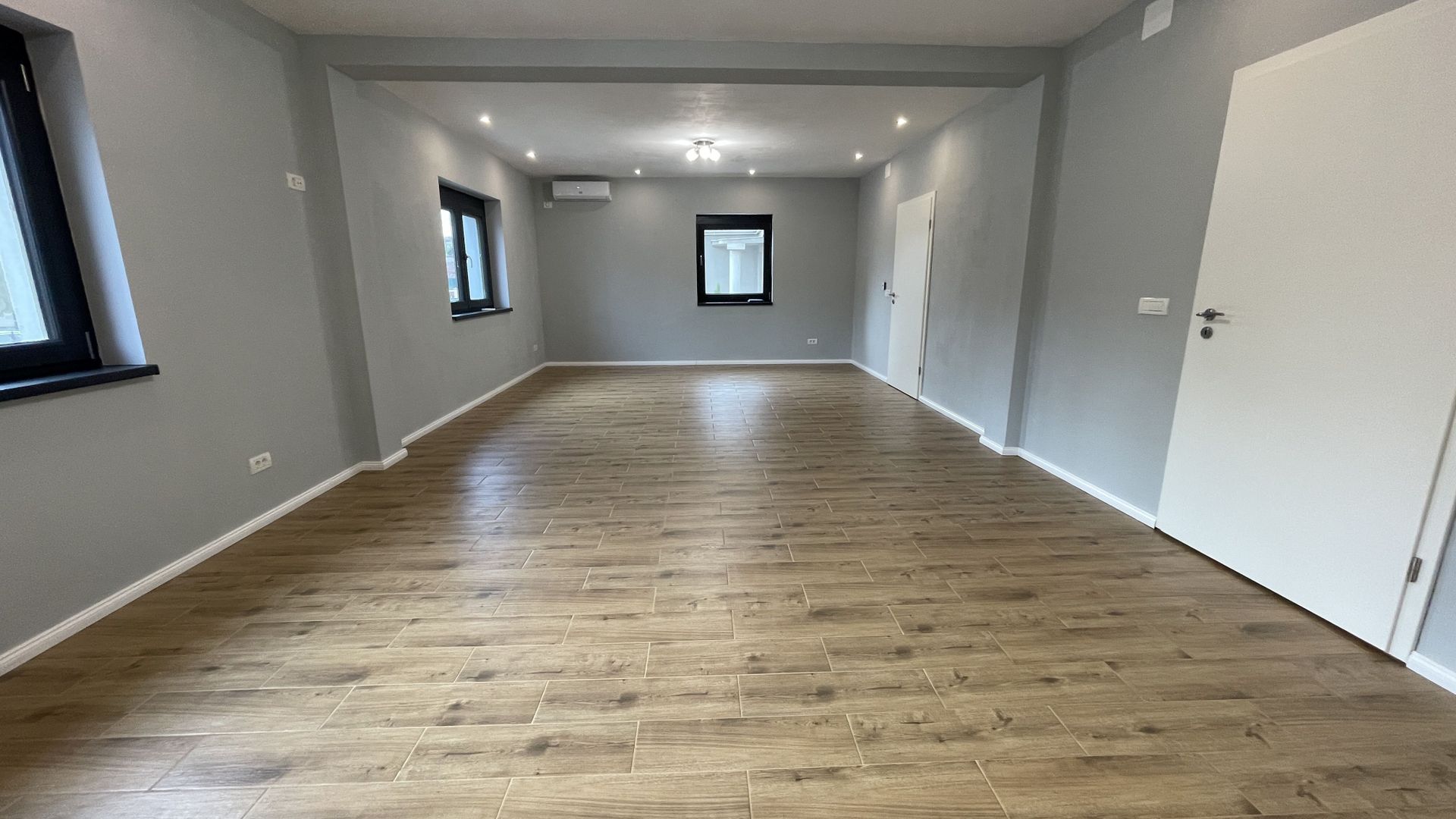 Casa spatioasa,amenajata in zona Lipovei - Poză 4