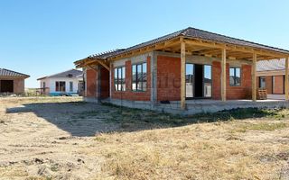 Casa la rosu  cu 4 camere de vanzare in Santandrei - Poză 4