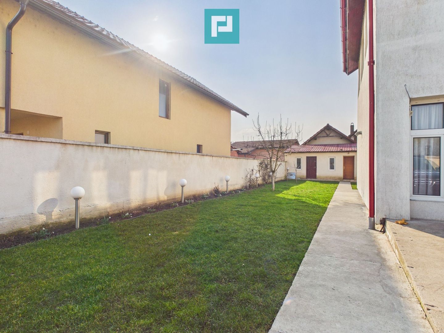 Casă individuală 8 camere - Dudeștii Noi - Poză 25