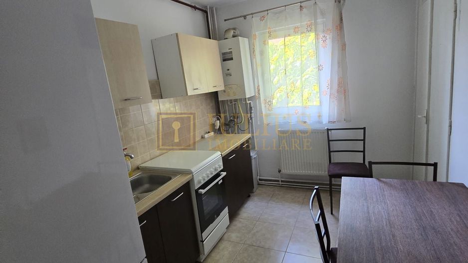 3 camere| etaj 2 | 2 băi | centrală| renovat recent - Poză 6