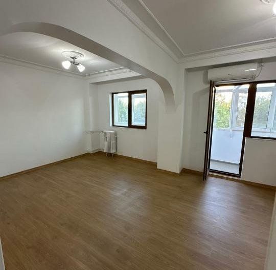 Vand apartament 4 camere Drumul Taberei Valea Argesului 2 - Poză 4