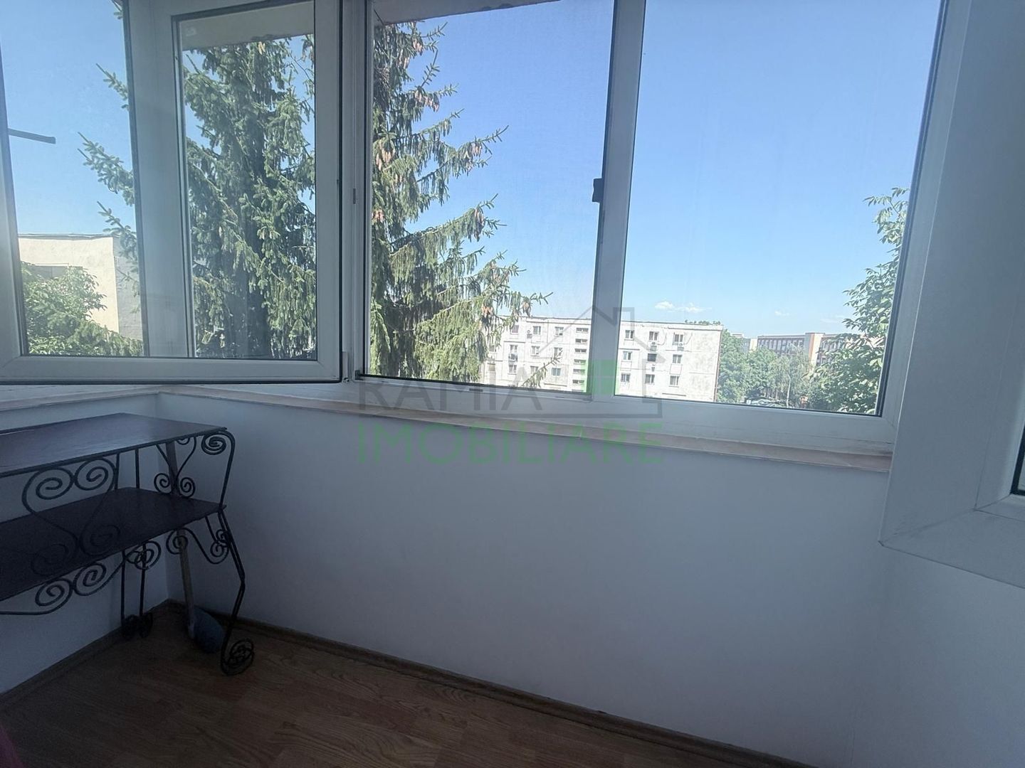 Apartament 2 camere Tractorul mobilat utilat disponibil imediat - Poză 13