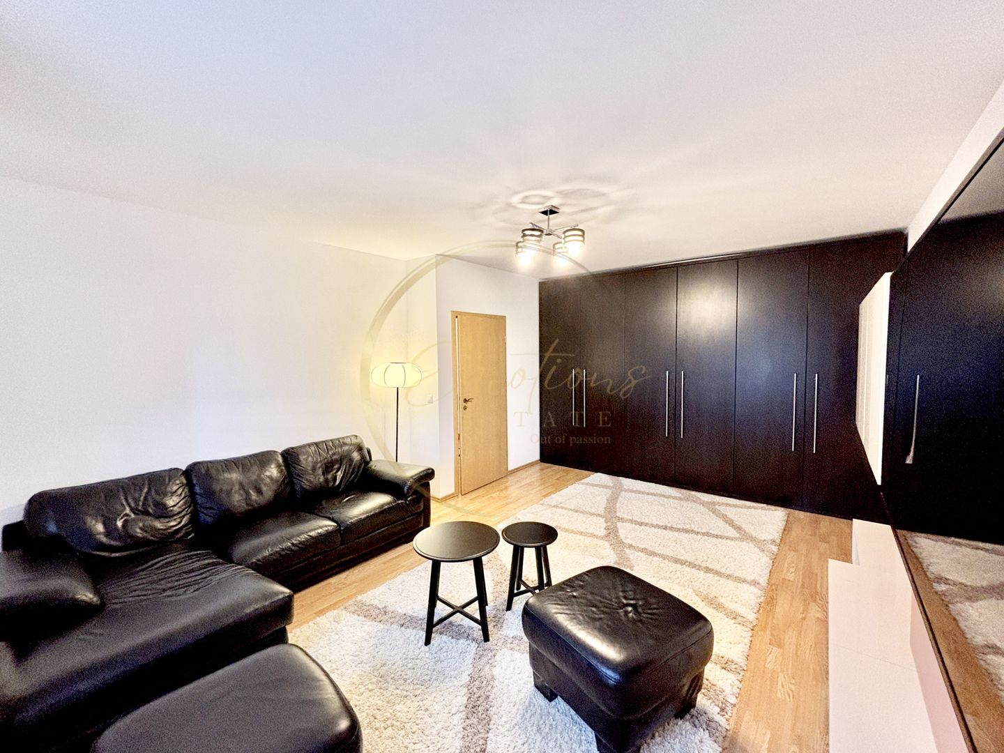 SUPER PREȚ | Apartament decomandat cu 2 camere - Zona Aradului | Loc de parcare - Poză 2