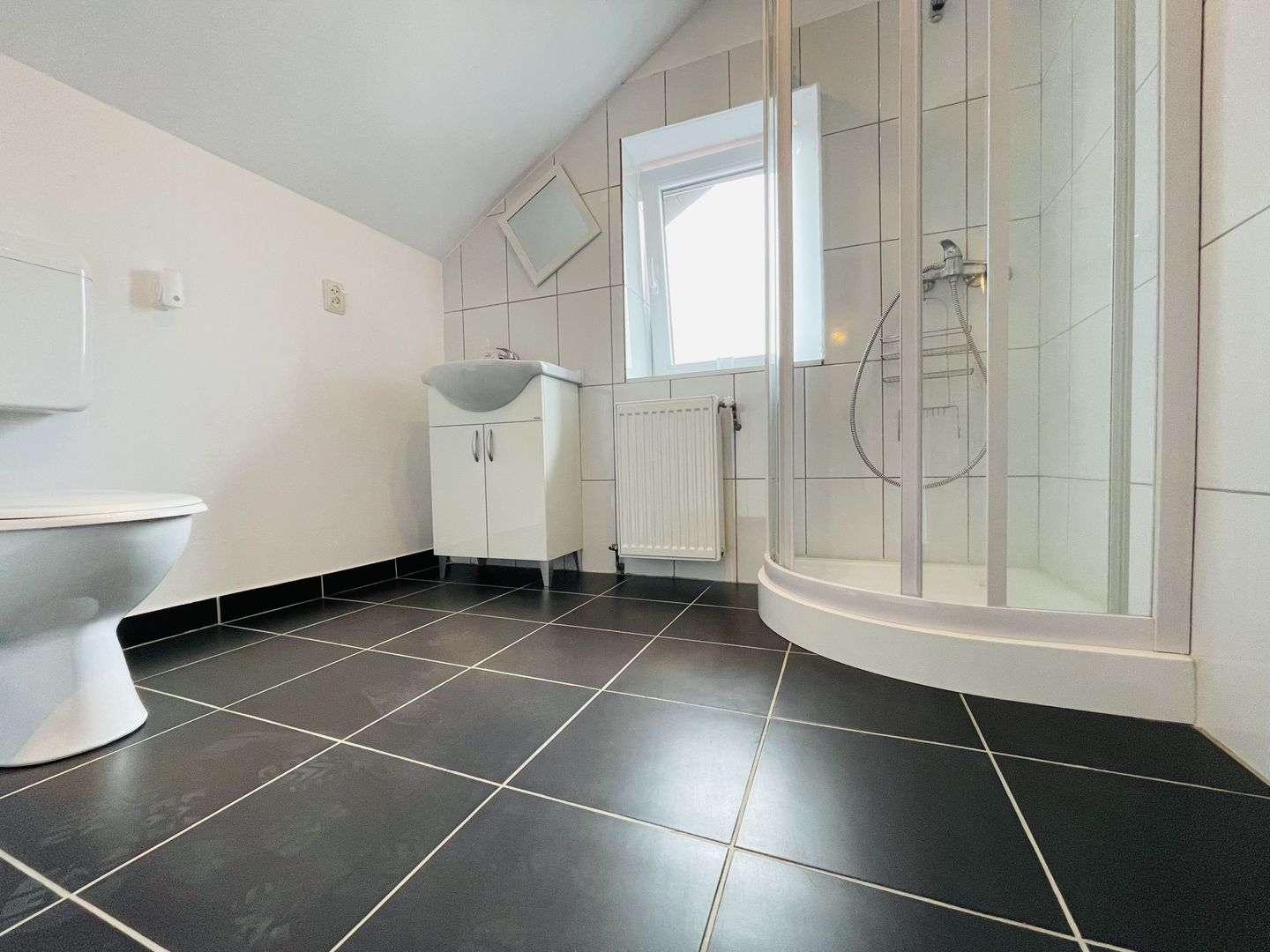 Casa din Dumbravita, 4 camere, 110 mp - Confort si liniste - Poză 31