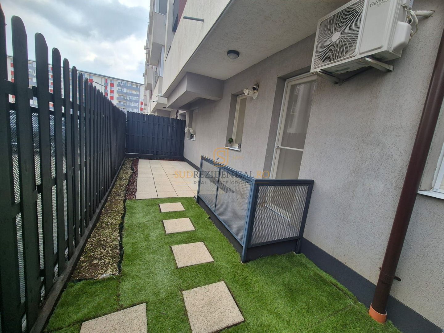 Apartament 2 camere de vanzare, mobilat utilat, gradina, acces metrou - Poză 1