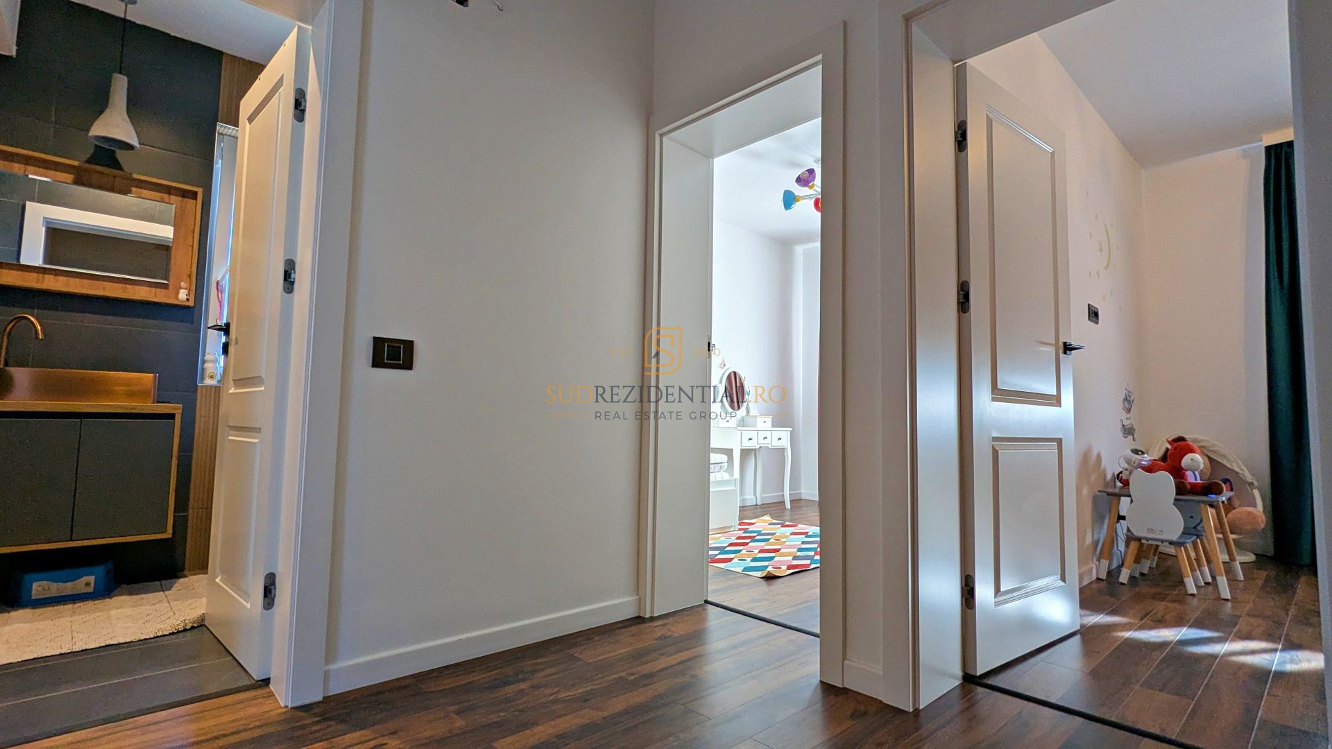 Vila tip duplex, P+1, 4camere, Drumul Binelui, Bulevardul Metalurgiei - Poză 24