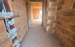 Casa Individuala 4 Camere, 2 Bai, 400mp Teren - Poză 5