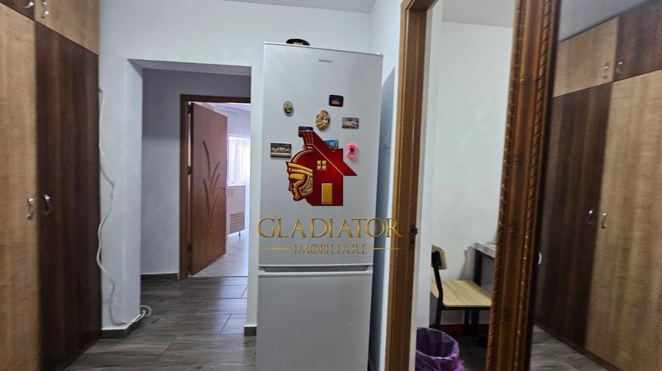 Apart 2 camere Canta la bulevard, etaj 3 din 4, pozitionat foarte bine - Poză 3