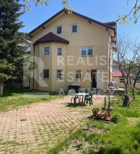 Vilă cu 7 camere de vânzare P+E+M in orasul Pantelimon - Poză 1