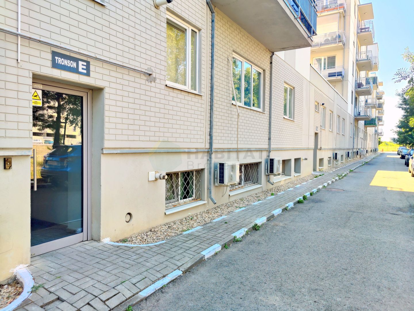 Decomandat, doua bai, loc de parcare in subteran, disponibil imediat - Poză 22