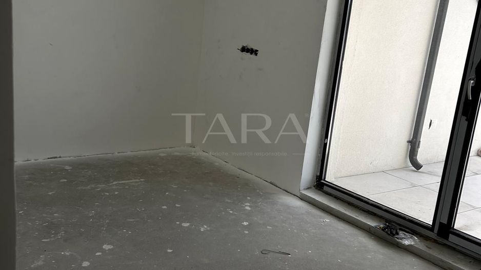 Apartament tip penthouse in Floresti - Poză 3