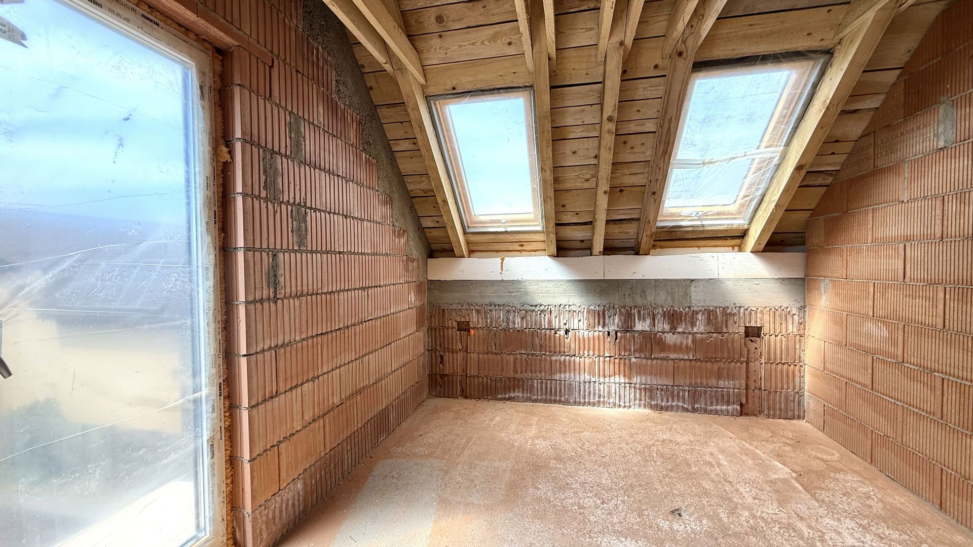 PROIECT DEOSEBIT CU GARAJ- LA ROSU - Poză 8