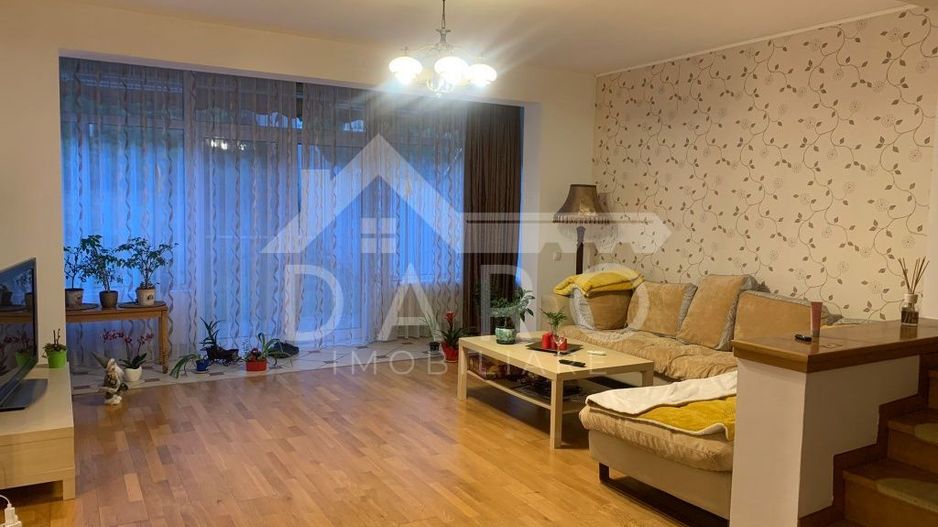 Se inchiriaza casa 3 dormitoare, living, dining, garaj Str Muntenia - Poză 1