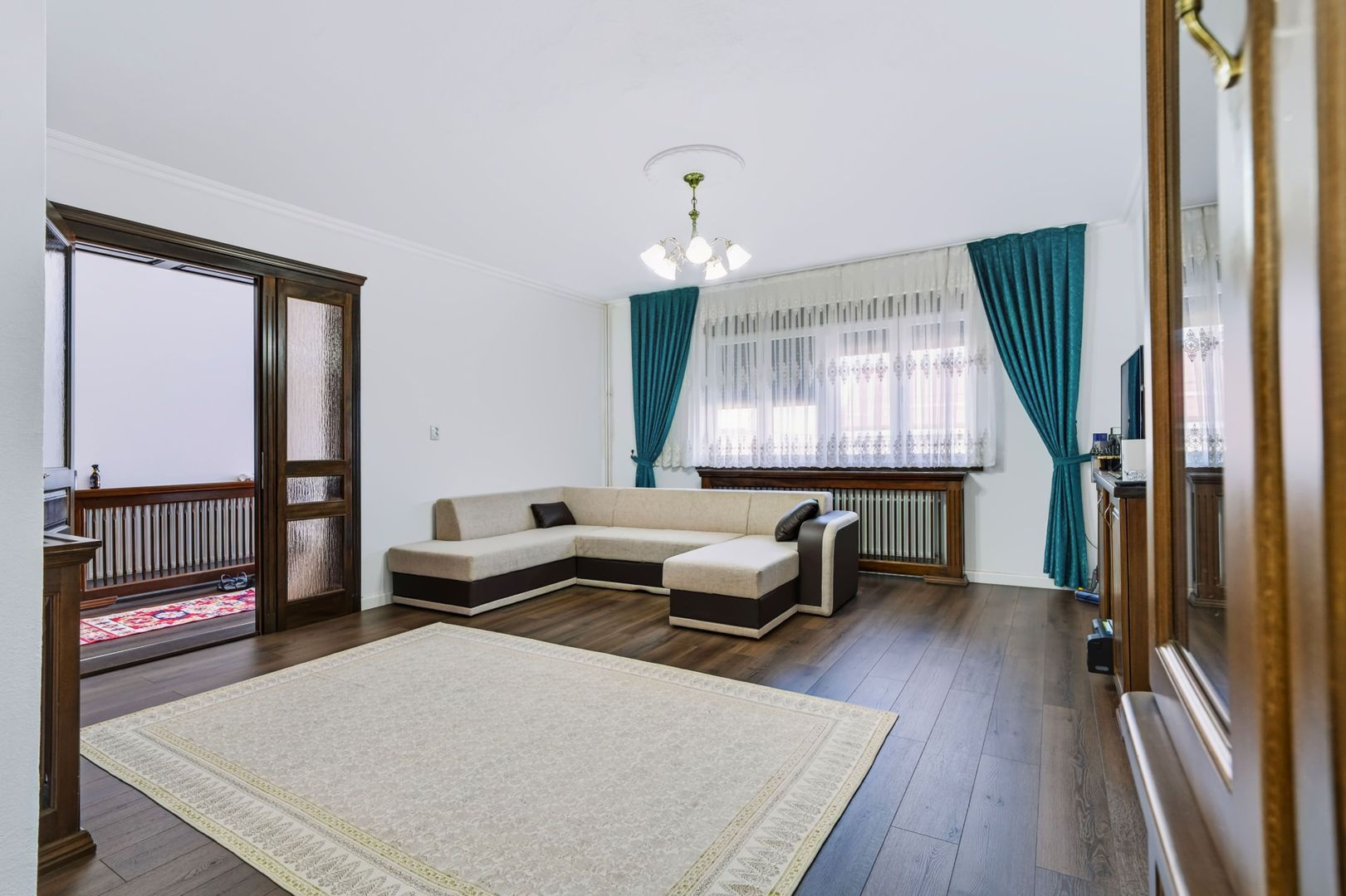 Proprietate Premium cu Teren Generos în Ioșia - Poză 4