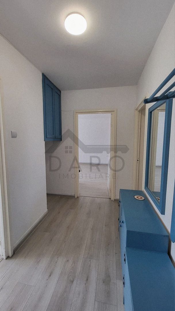 Apartament 3 camere de vânzare - Poză 1