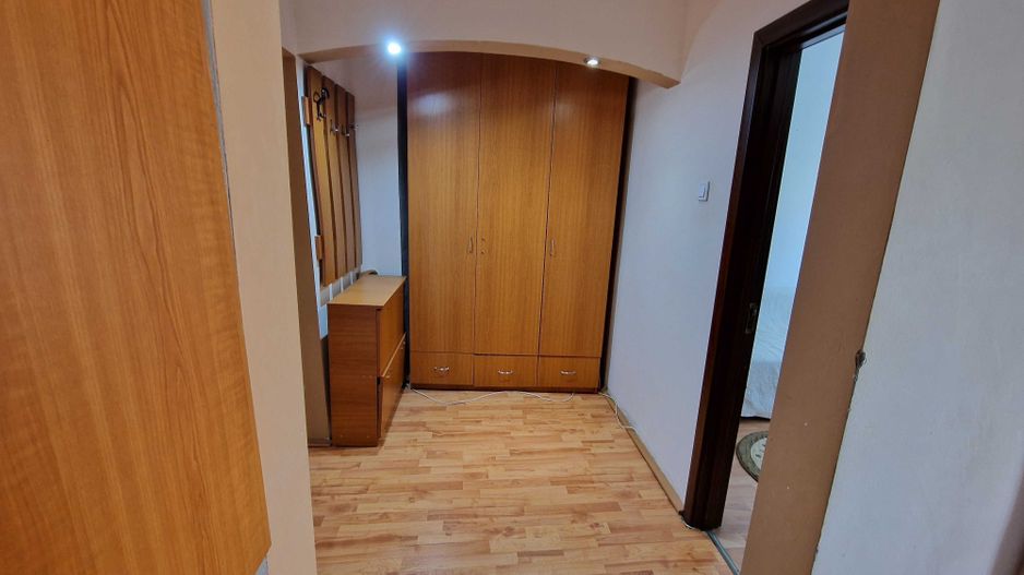 Apartament 3 camere decomandat  zona Big Nou etaj 3/4 - Poză 8