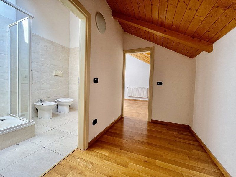 Penthouse pe doua niveluri situat in Piata Unirii - Poză 8