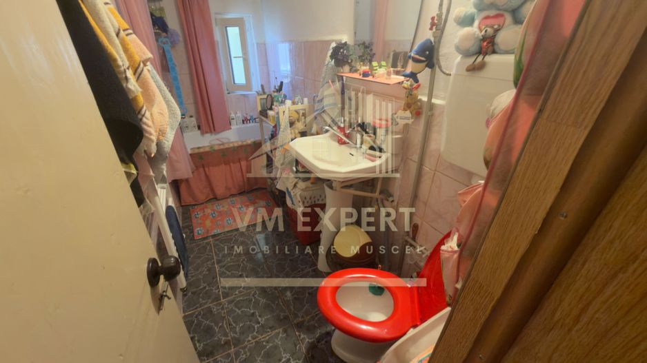 CASĂ 6 CAMERE TEREN 456 MP CENTRU CANPULUNG - Poză 25