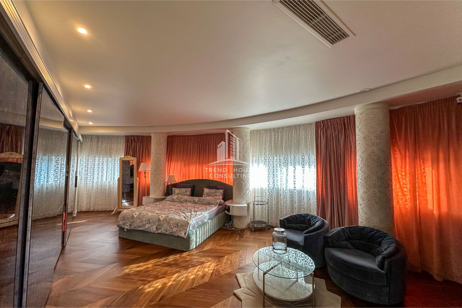 Bijuterie Arhitecturala Premiata, cu Piscina si Tehnologie Inteligenta - Poză 1