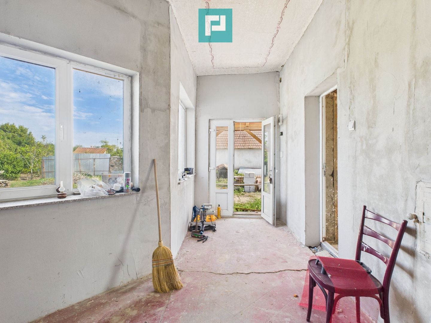 Casă spatioasă și solidă în Pecica - Poză 26