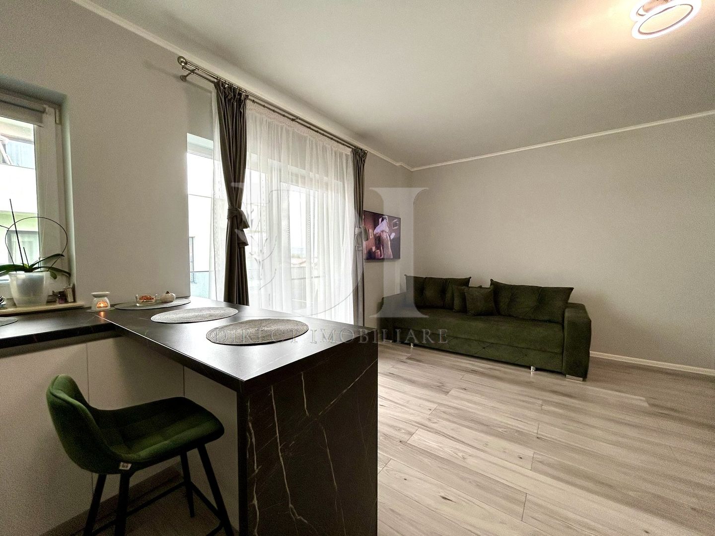 Apartament la cheie / terasa de 22 mp / Zona Terra - Poză 4