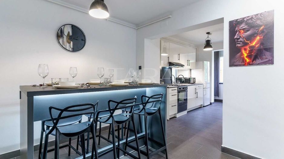 Apartament spațios în Centru, 3 dormitoare, parcare, Parcul Central. - Poză 2