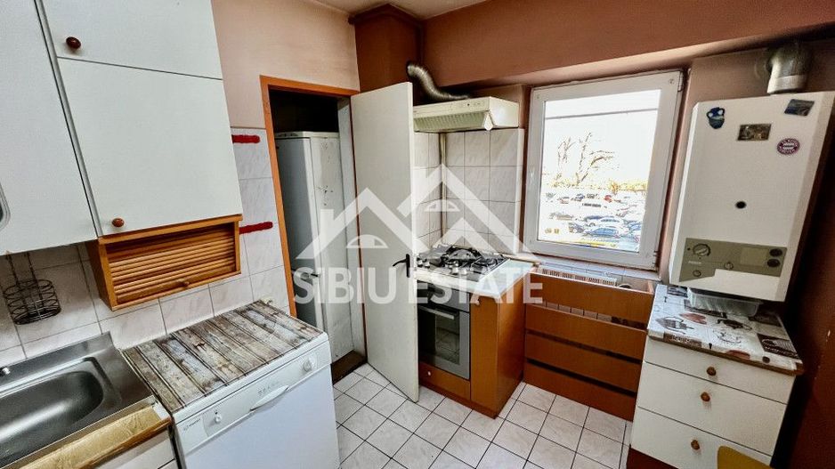 Apartament 4 camere etaj 3 intermediar  str Abatorului/Gara Mare  - Poză 4