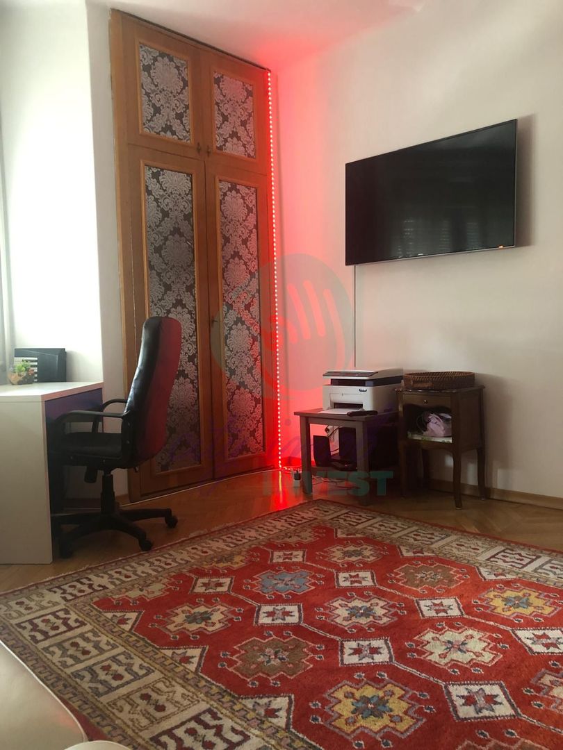 Apartament cu 3 camere renovat si cu parcare - Poză 4