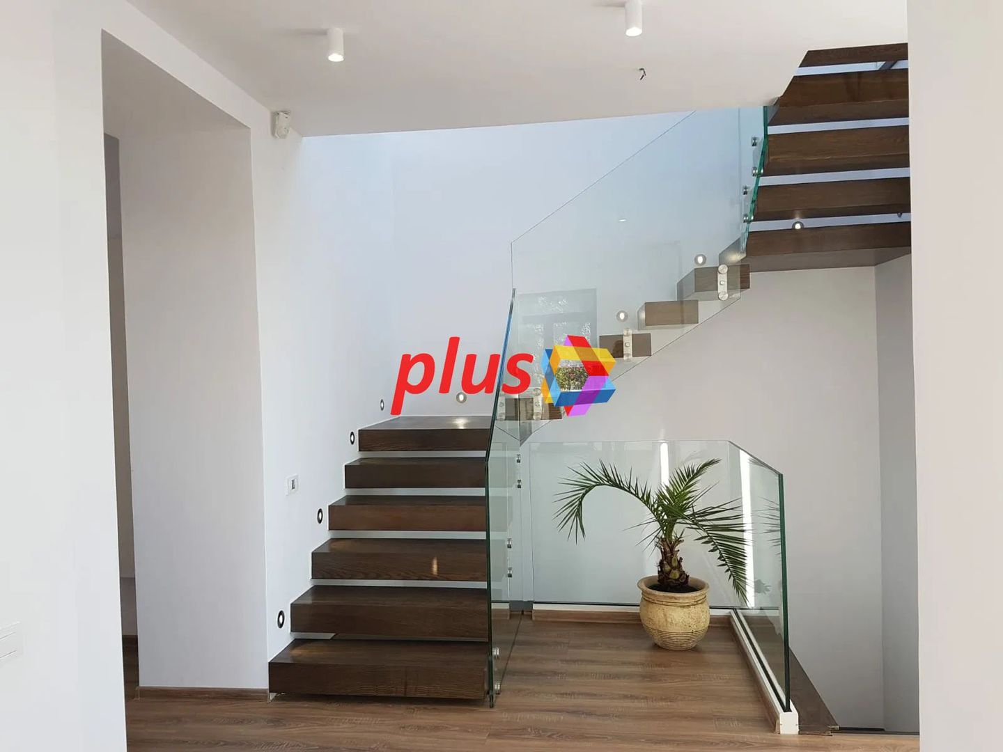 Spatiu de birouri deosebit - 160 mp - Poză 2