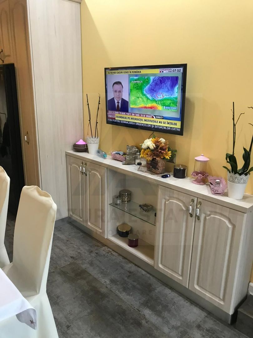 Case moderne x 2 cu 315 mp utili impreuna si teren 500 mp in Terezian - Poză 21