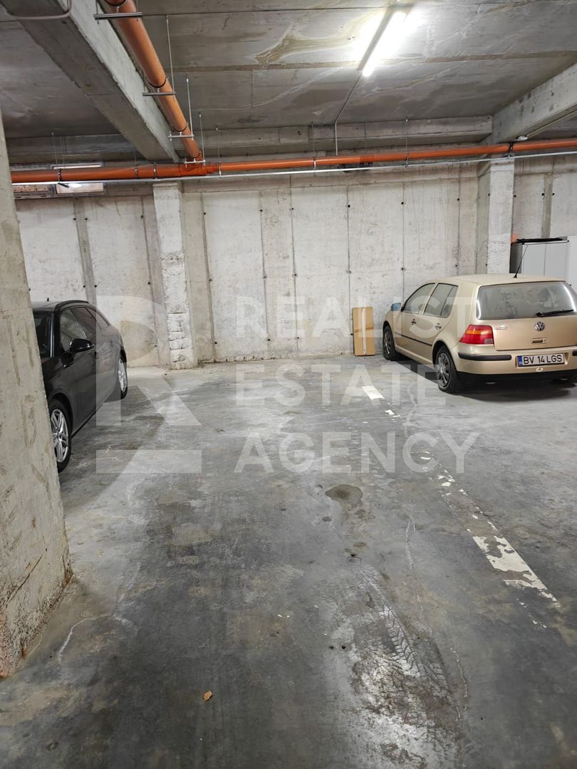 Apartament cu 3 camere – 13 Decembrie,  Coresi la 5 minute pe jos. - Poză 17