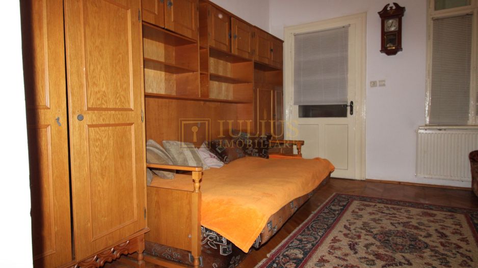 ideal pentru studenti sau o familie, cladire istorica, centrala proprie - Poză 10