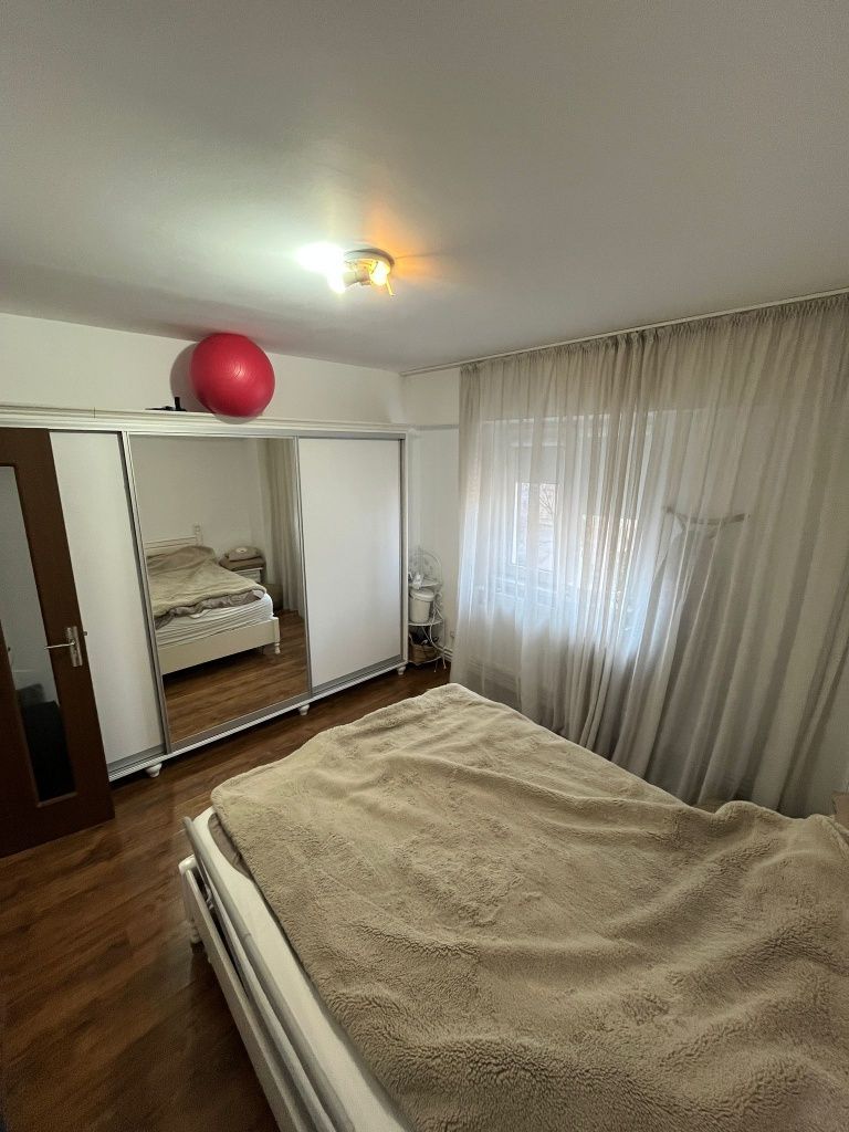 Apartament 2 camere decomandat – zona Capitol, Str. Mircea cel Bătrân - Poză 2