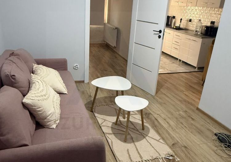 Apartament 2 camere decomandat etaj 1 zona Centrala - Poză 1