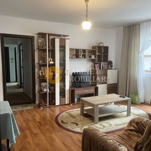 Apartament 3 Camere - 70 mp - Etaj intermediar -  Zona Alexandru Cel Bun - Poză 2