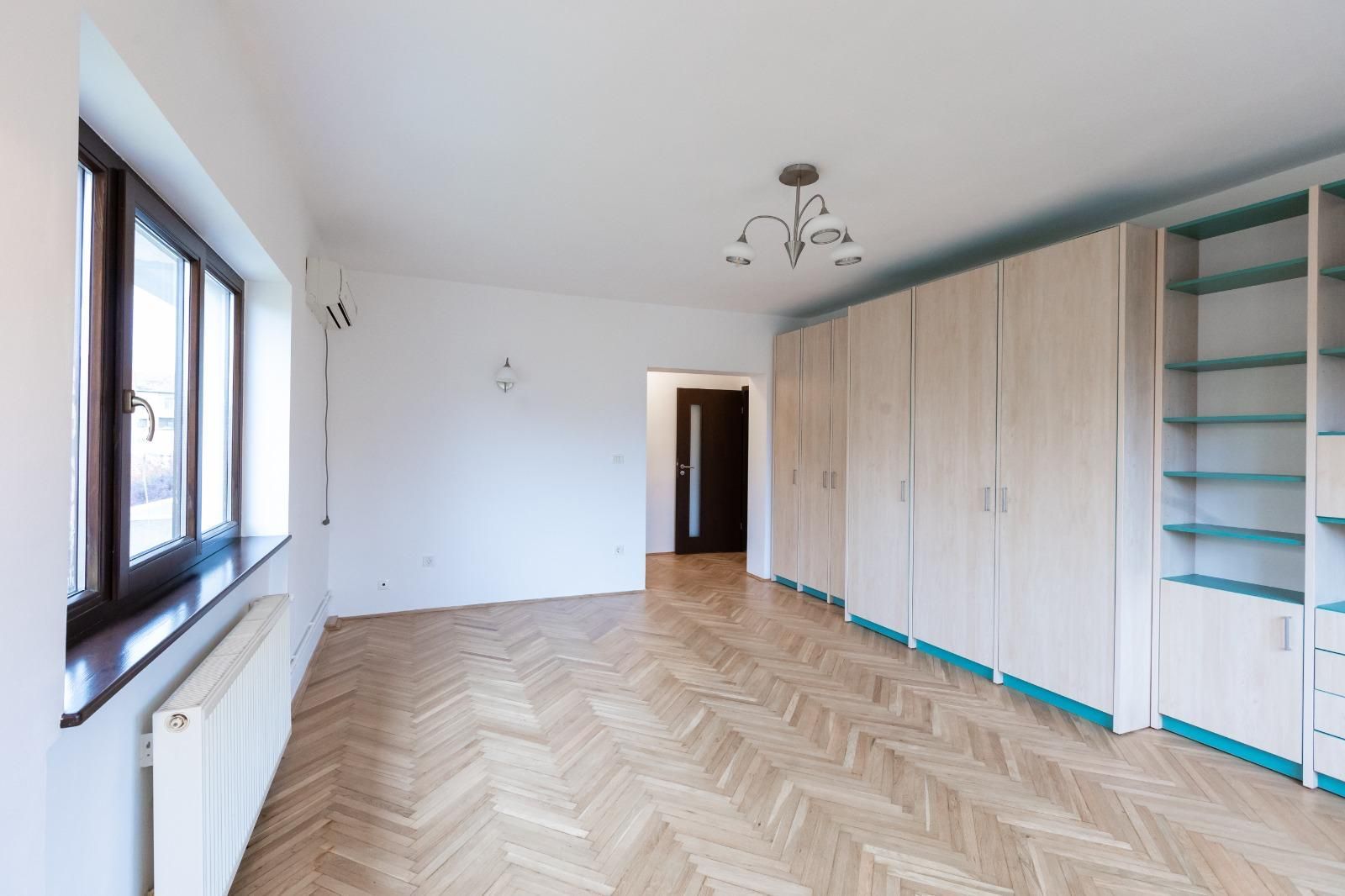 Apartament spatios cu garaj in zona Bogdanesti - Poză 1