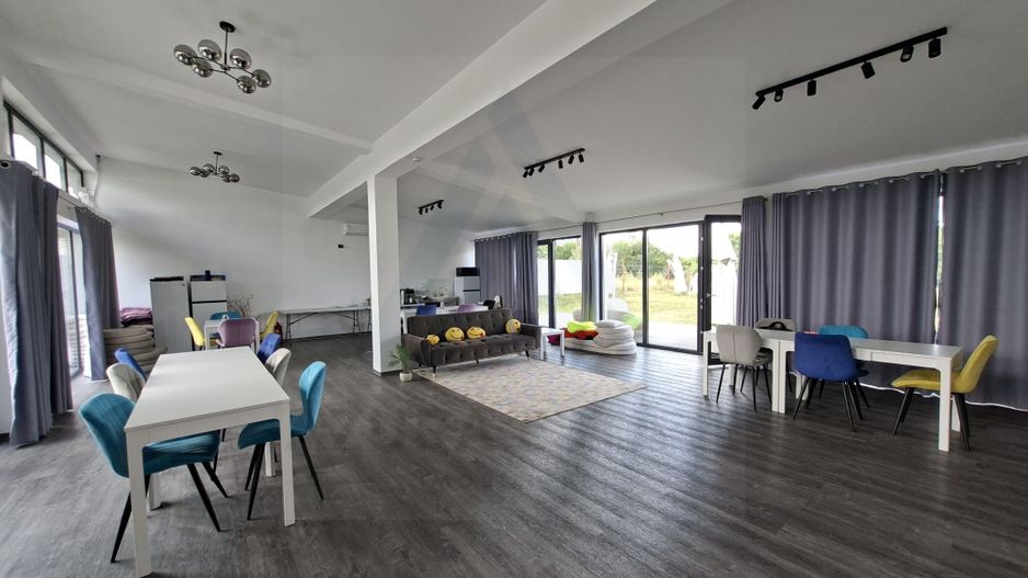 Pensiune 600 mp an 2023 si casa 130 mp teren 4600 mp zona V. Avrigului - Poză 1