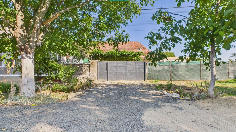 Casă  cu 6 camere in Urseni - Poză 2