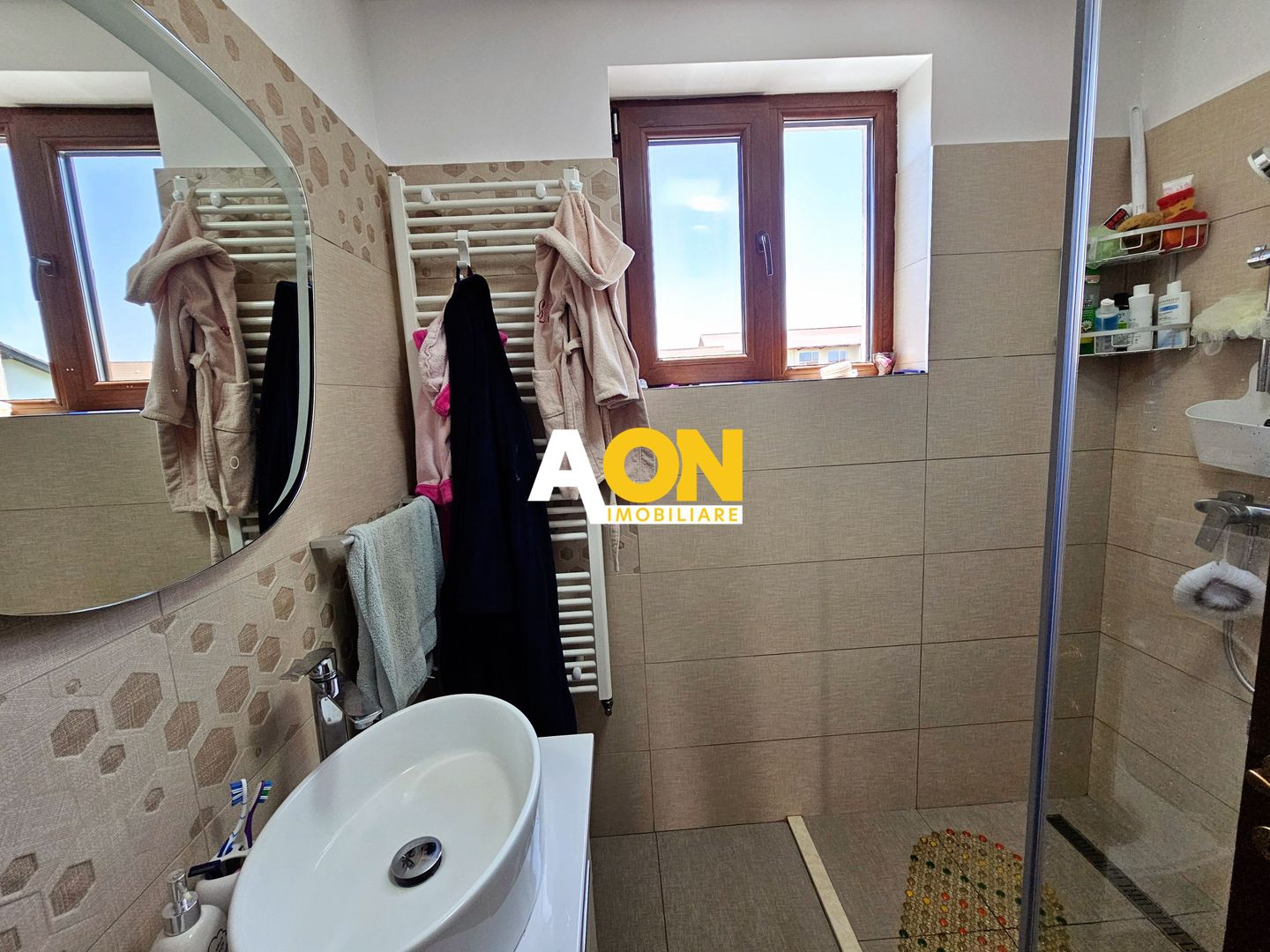 1/2 Duplex mobilat, utilat, 4 camere, pivnita, 200 mp teren - Poză 14