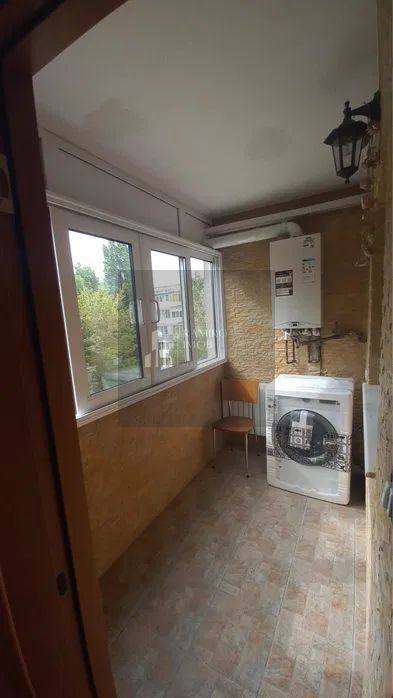 OCAZIE 3 CAMERE BERCENI.PIATA SUDULUI.BLOC AN 1986 - Poză 3