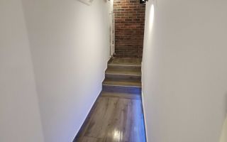 Vând Apartament la demisol cu 2 camere Zona Centrala! - Poză 2