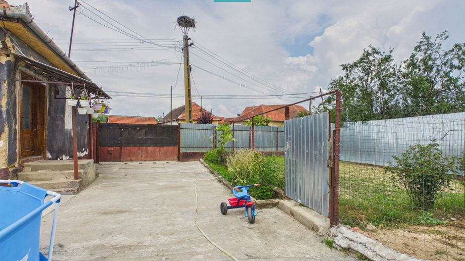 2 case cu teren de 2253 mp în Archiș - Poză 8