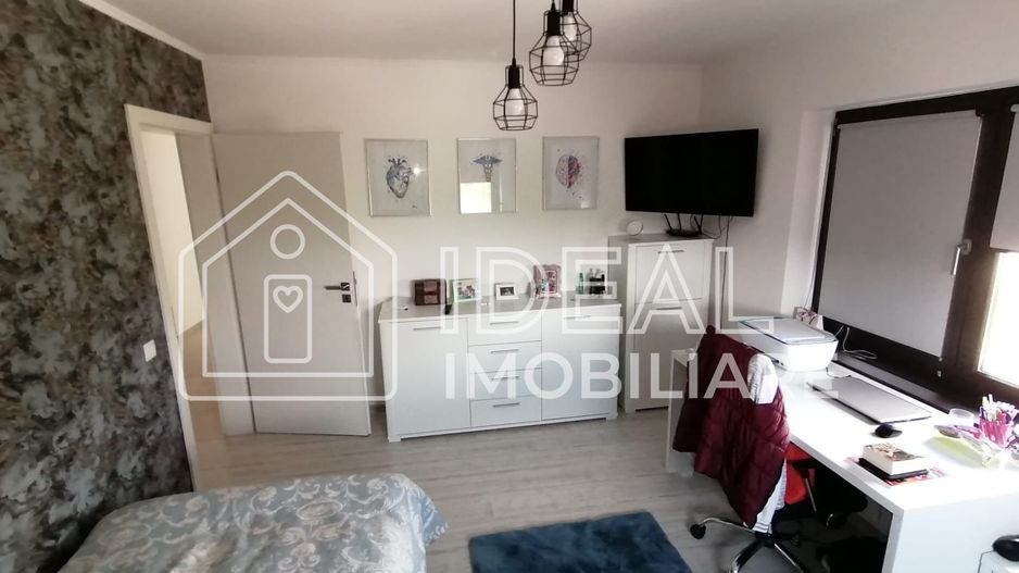 Casa moderna cu 4 camere, La  CHEIE in Poplaca - Poză 5