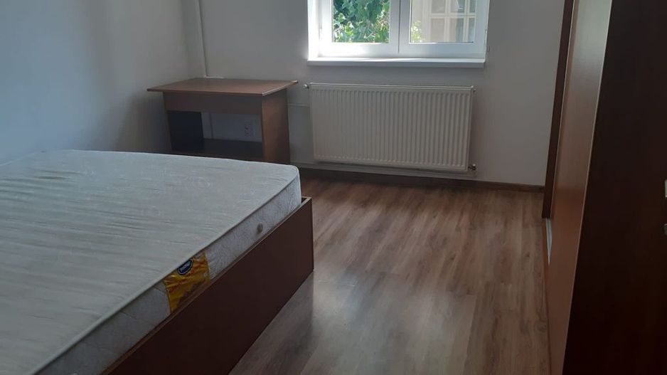 Închiriez apartament cu doua camere - Poză 4