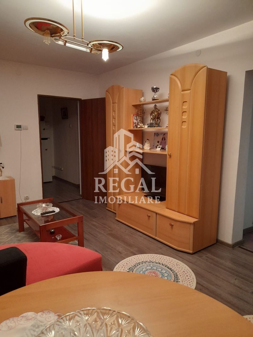 Apartament 3 camere in zona Micro 7( la intersectie cu str. Pinilor) - Poză 10
