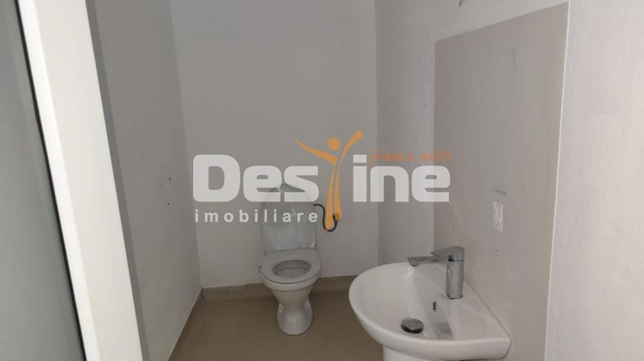 Spatiu de inchiriat central Baicoi - Poză 10