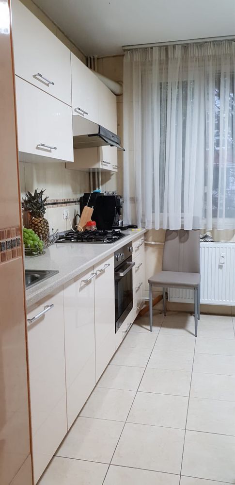 Vand apartament 4 camere - Poză 1