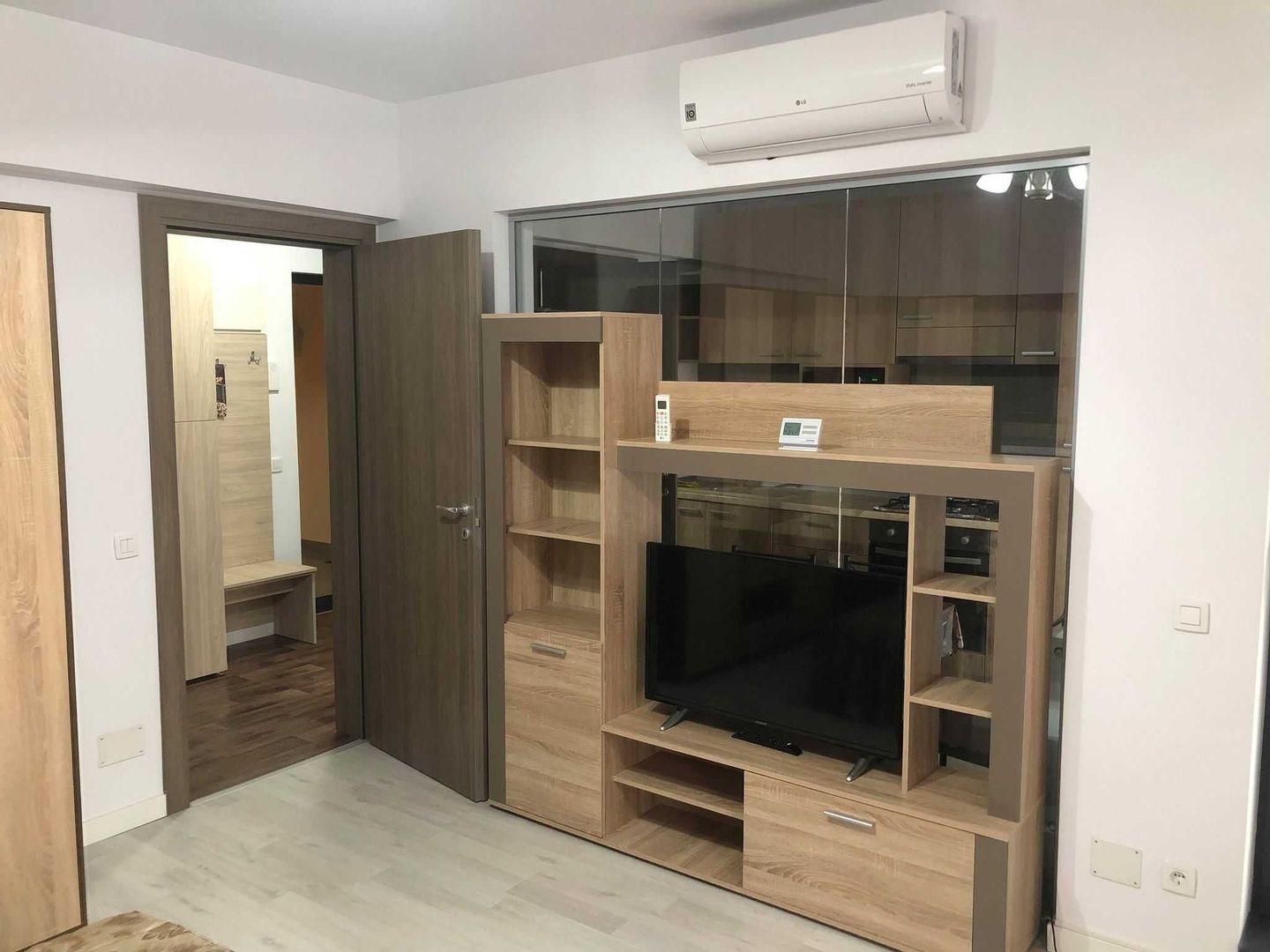 Garsoniera Lujerului ”21 Residence” cu spații de depozitare generoase - Poză 7