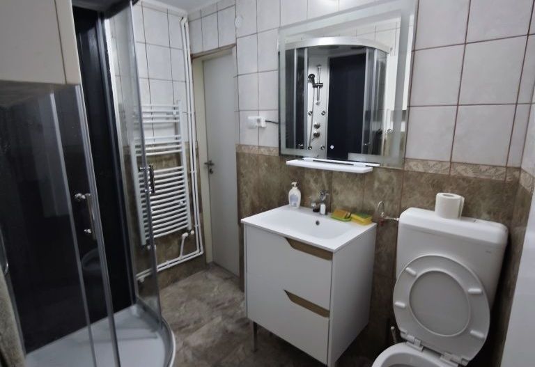Închiriez apartament 3 camere, Unirii, plan B, centrală proprie - Poză 8